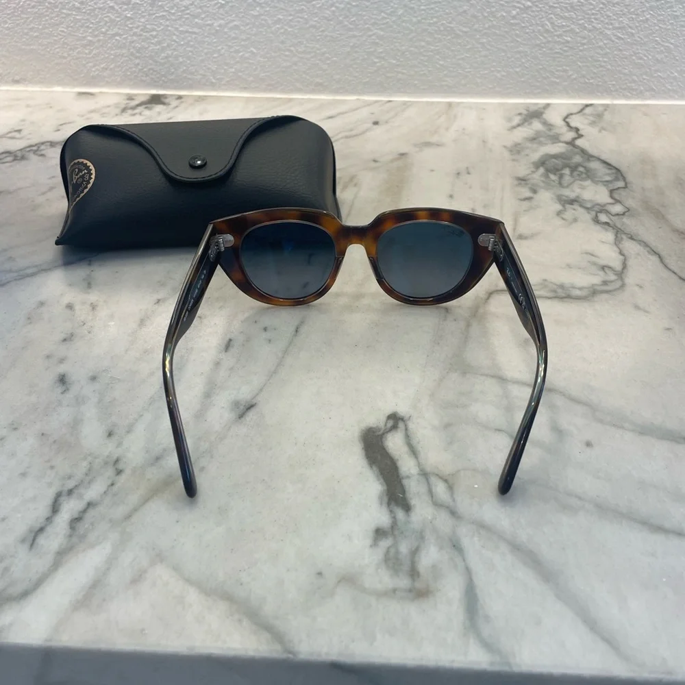 Ray Ban Doreen polarized sunglasses, size 49-20, 2025 style, NWT - Picture 6 of 10